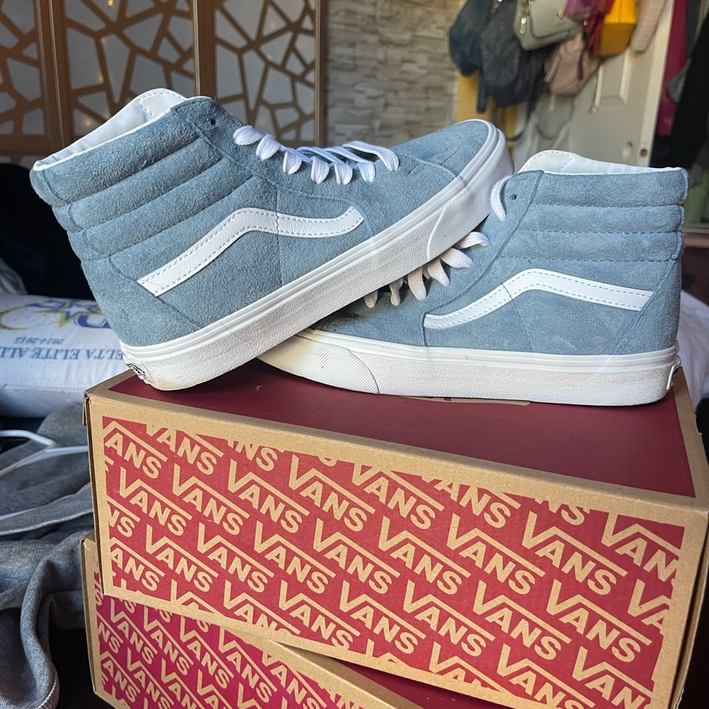Sneakers